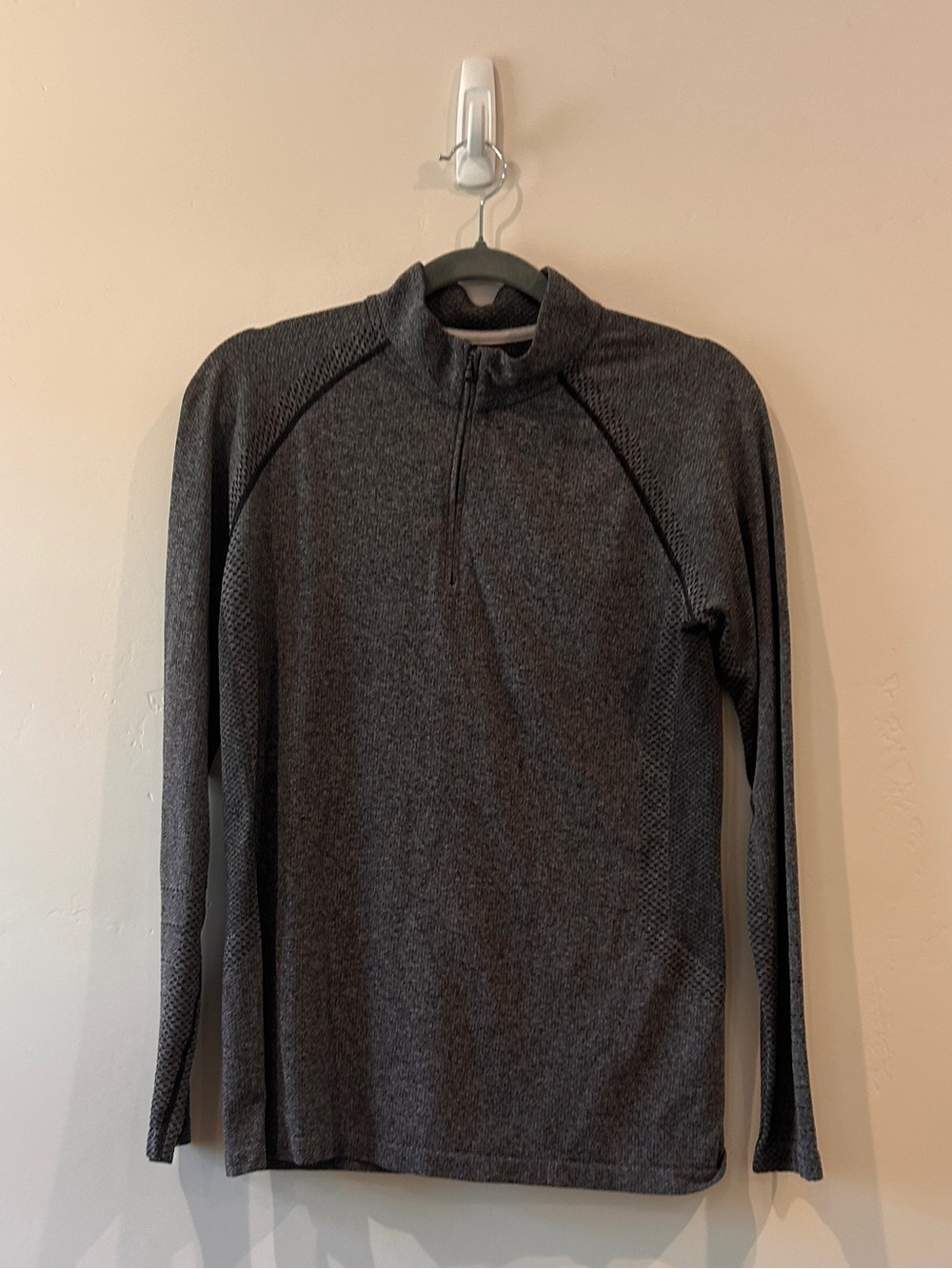 Under Armour Black Heathered Quarter-Zip Performance Pullover